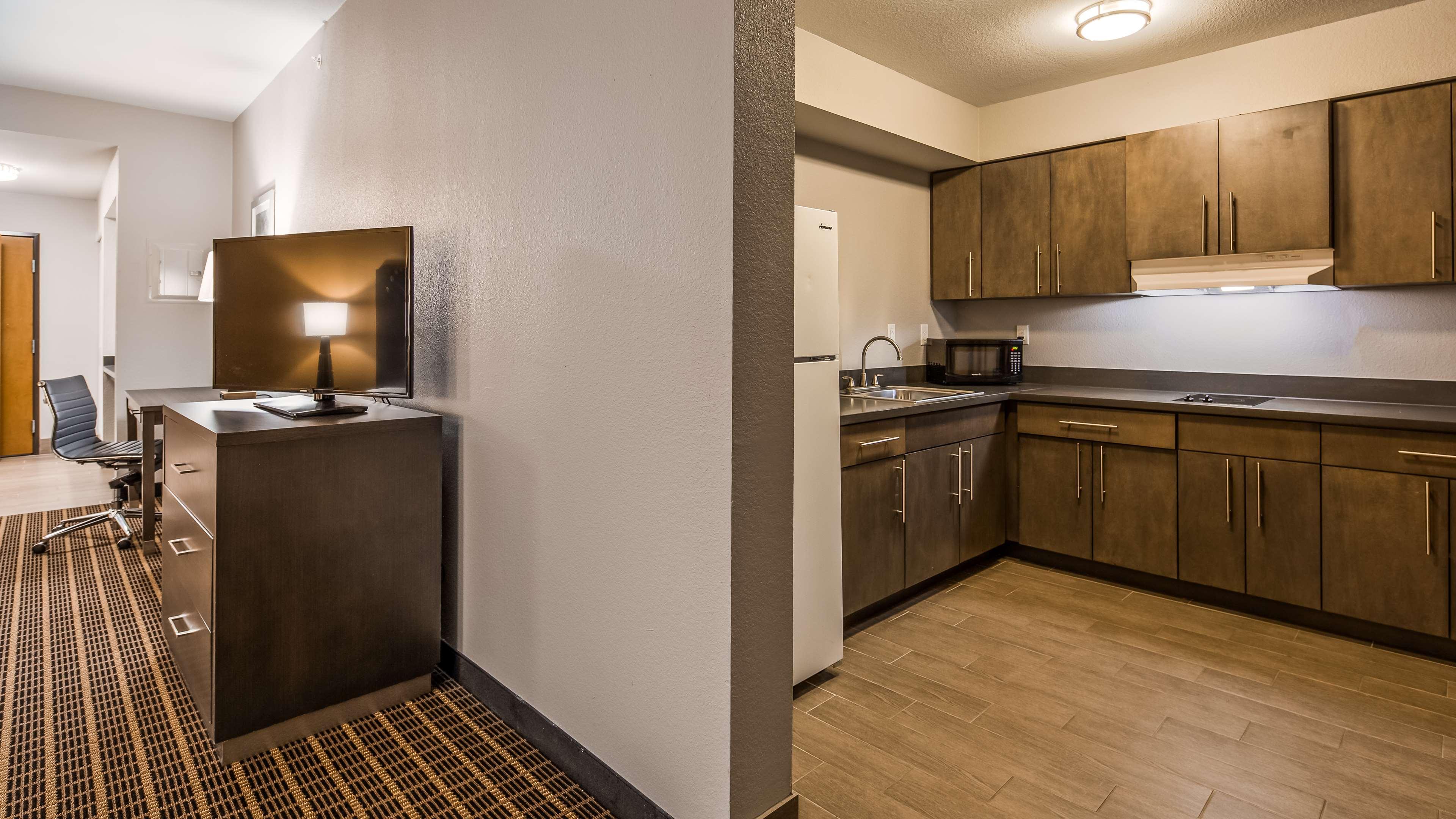 Best Western Plus Lampasas Inn & Suites Exterior photo