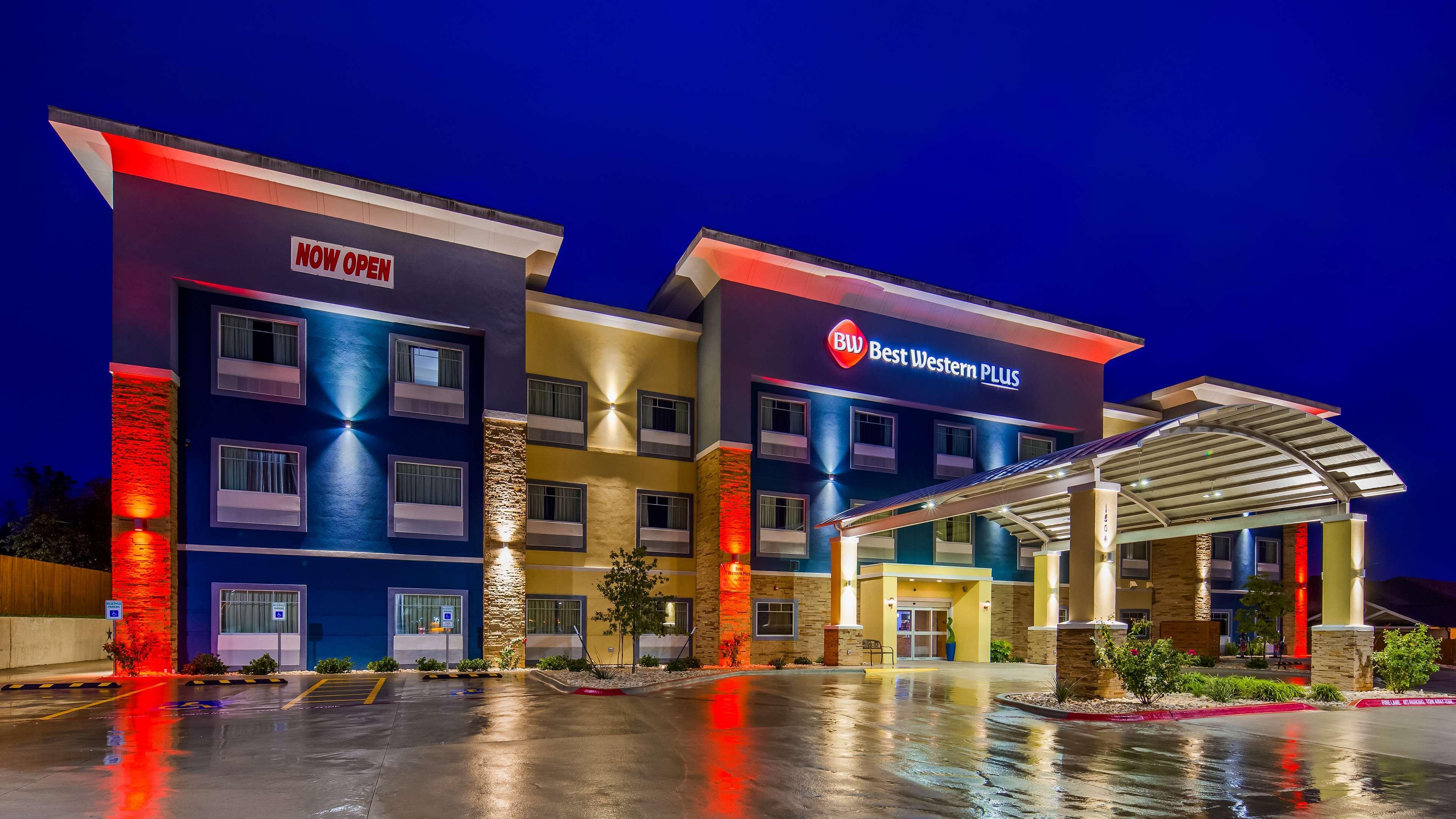 Best Western Plus Lampasas Inn & Suites Exterior photo