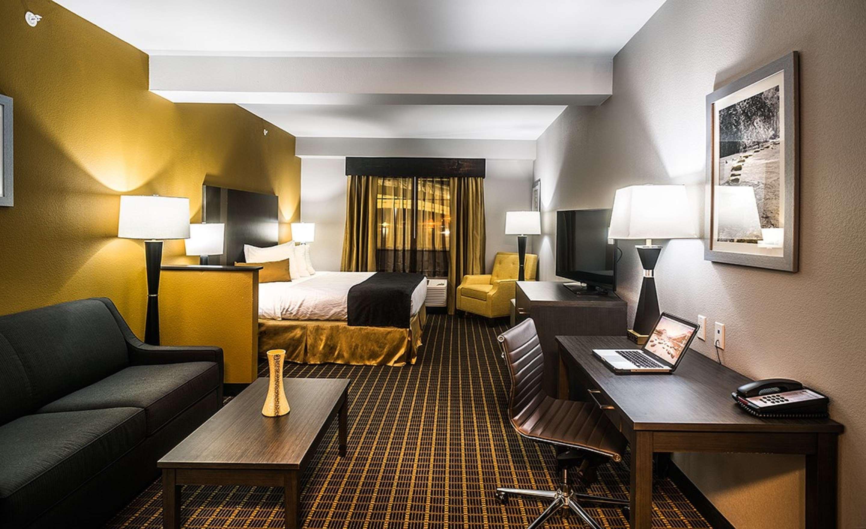 Best Western Plus Lampasas Inn & Suites Exterior photo