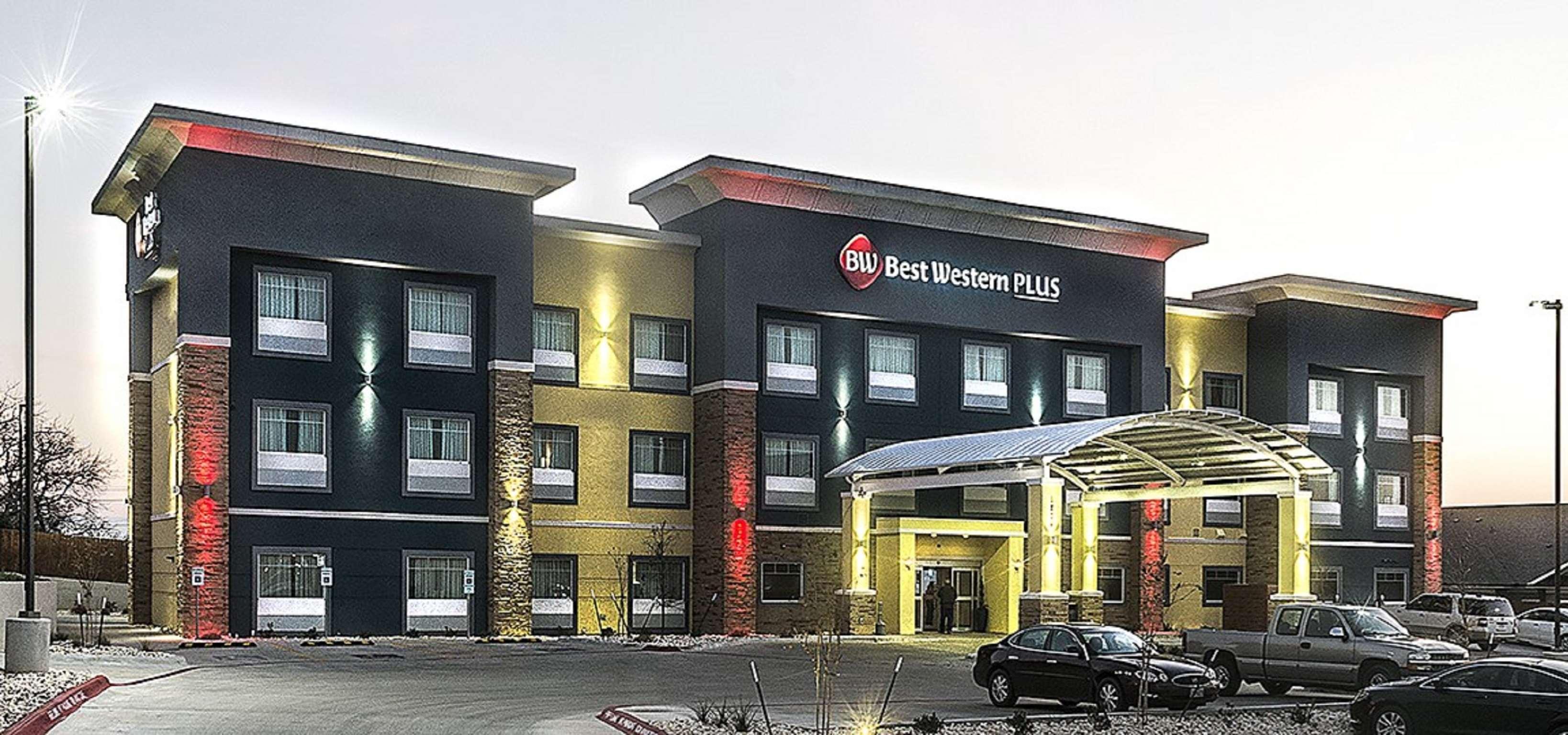Best Western Plus Lampasas Inn & Suites Exterior photo