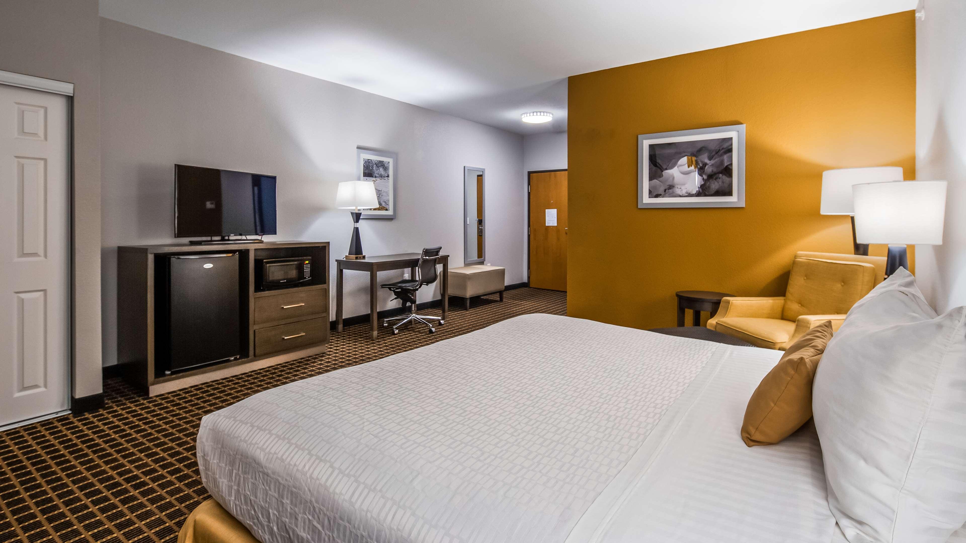 Best Western Plus Lampasas Inn & Suites Exterior photo